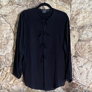 Liz Wear button/tie front blouse - Sz L